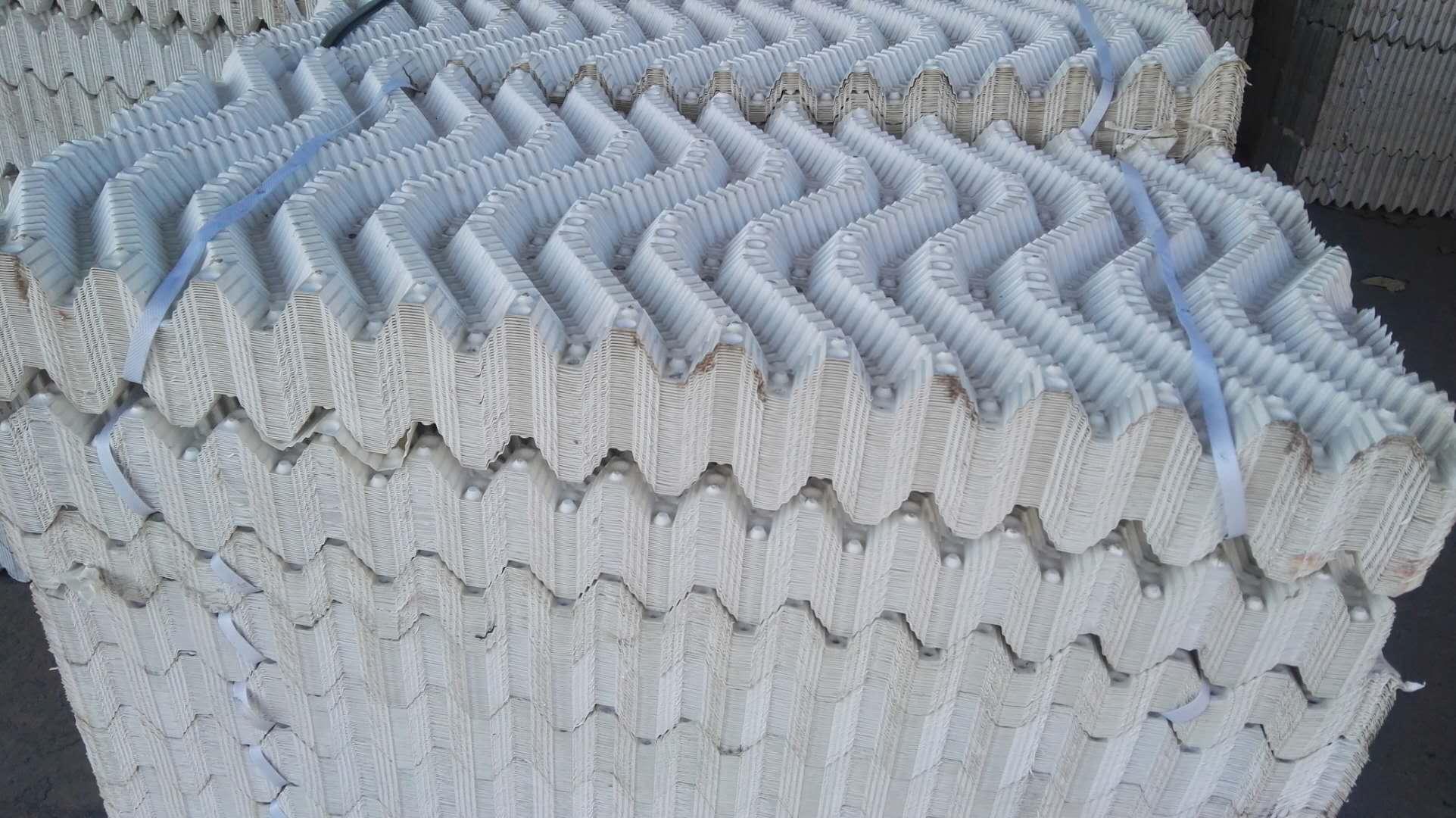 電鍍廠廢水六角<a href='http://m.sdpengxu.cn/jstl/60.html' target='_blank'><u>蜂窩斜管填料生產(chǎn)廠家</u></a>